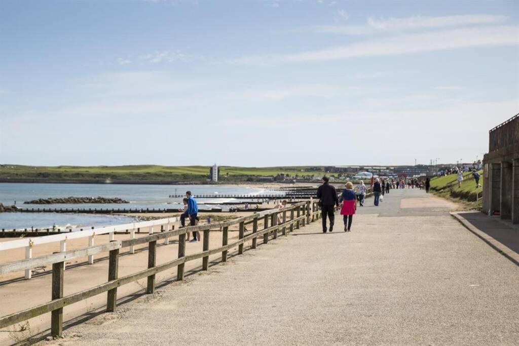 Lovely 2 Bed Apartment Close To Aberdeen Beach! Exterior foto